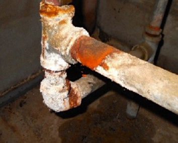 Rust in the pipes is a pipe replacement sign