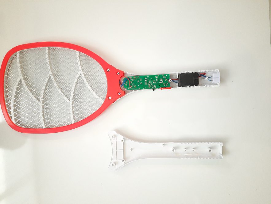 Open mosquito bat for repair